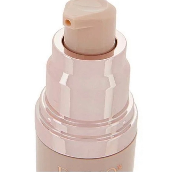 NWT-Doll 10 HydraLux Smoothing Foundation- Fair 2 Bottles - Picture 2 of 8